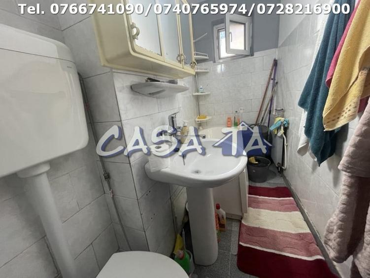 Apartament cu 3 camere semidecomandat, mobilat în Plopilor