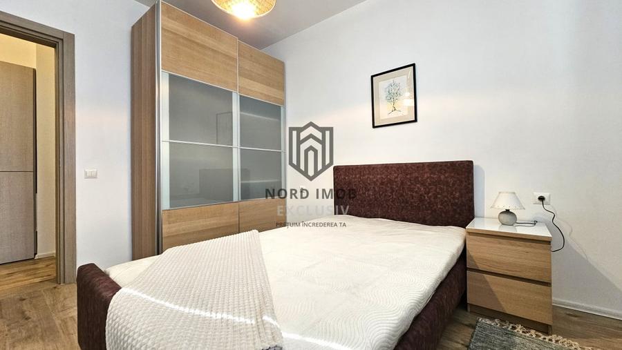 Apartament cu 4 camere semidecomandat, mobilat în Băneasa
