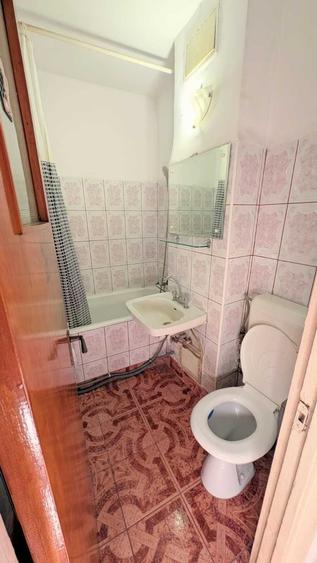 Apartament cu 2 camere decomandat în Titan