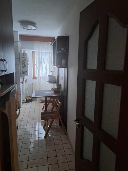Apartament cu 4 camere decomandat în Dorobanți 2
