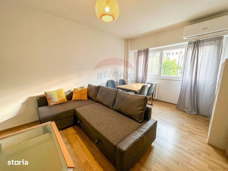 Apartament cu 3 camere semidecomandat în Universitate