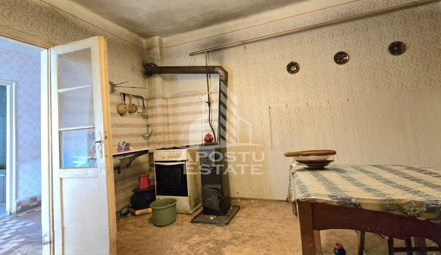 Casă cu 2 camere cu Canalizare în Central