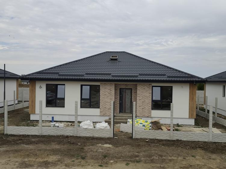 Casă cu 4 camere cu Teren 380 Mp în Bâcu