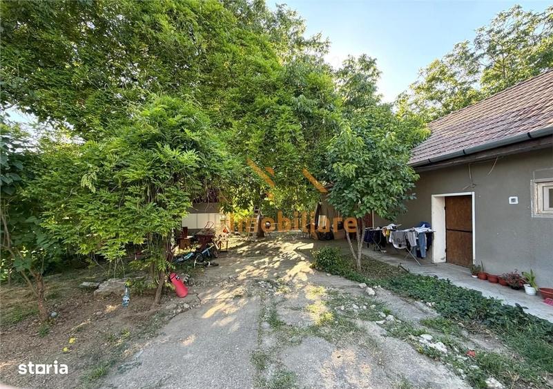 Casă cu 4 camere în Santăul Mare