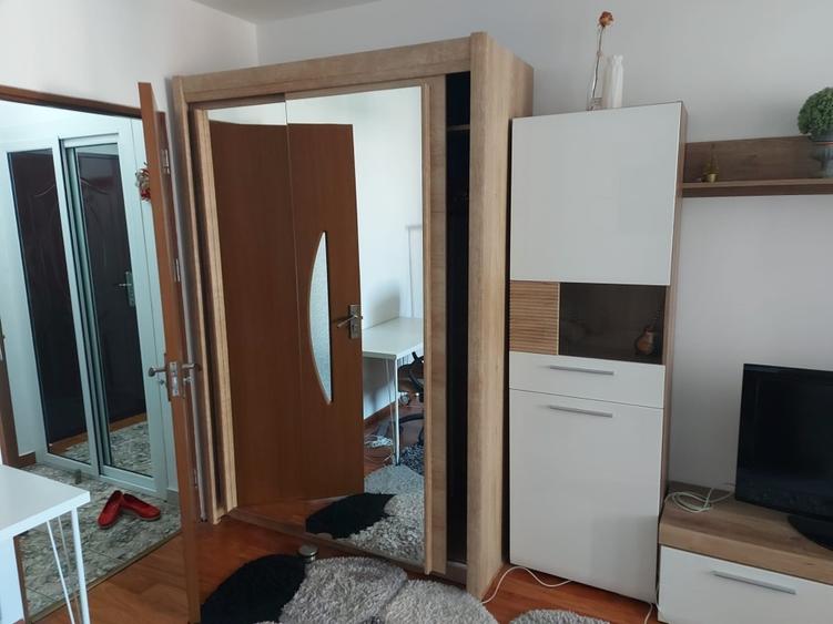 Garsonieră semidecomandată, mobilată în Titan