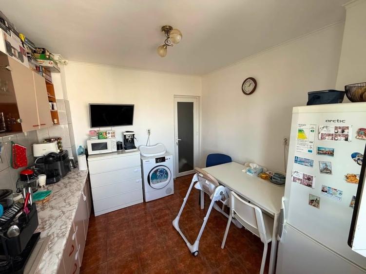 Apartament cu 2 camere decomandat, mobilat în Rahova