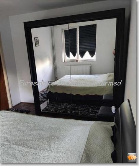 Apartament cu 3 camere semidecomandat în Abator