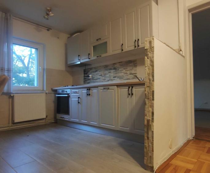 Apartament cu 3 camere decomandat în Semicentral
