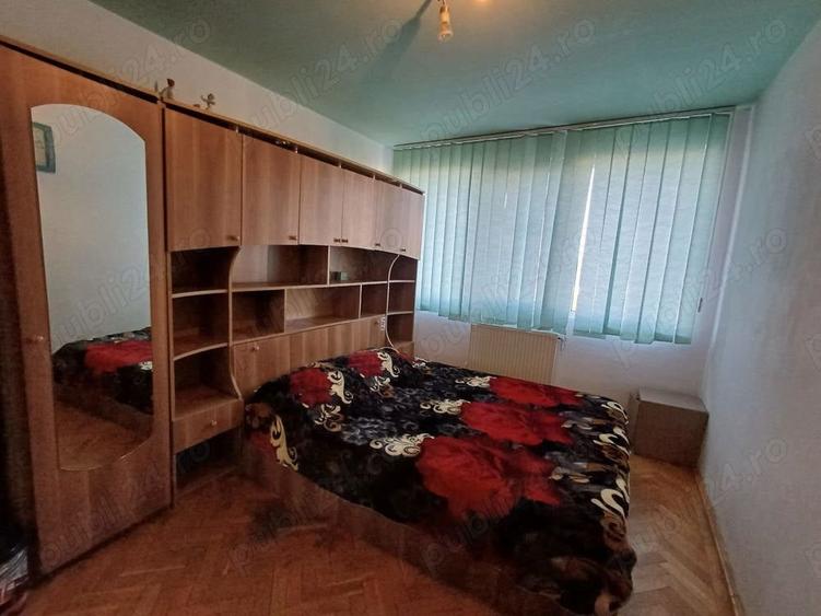 Apartament cu 3 camere decomandat în Complex Studențesc