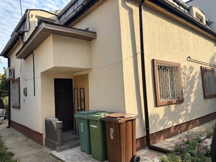 Casă individuală cu 6 camere cu Canalizare în Chitila