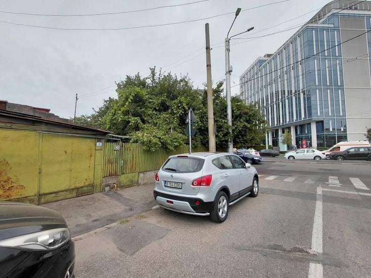 Teren intravilan de 317 mp, în Domenii