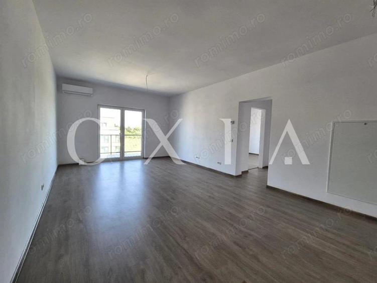 Apartament cu 3 camere semidecomandat în Torontalului