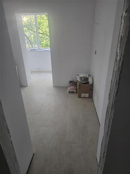 Apartament cu 3 camere decomandat în Lipovei