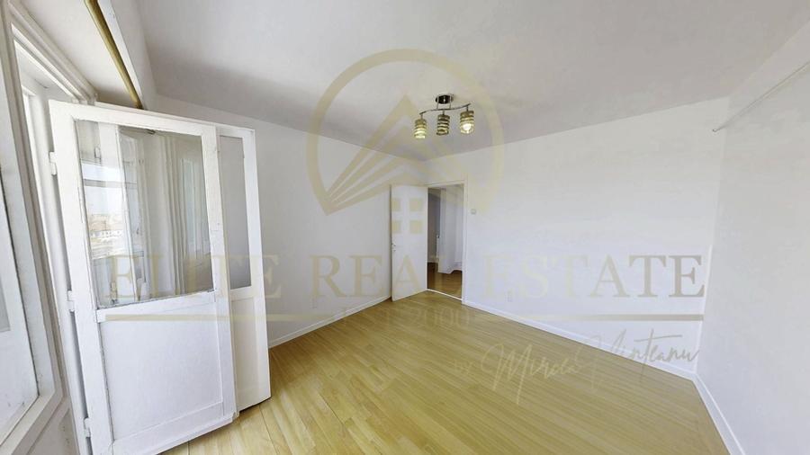 Apartament cu 3 camere decomandat în Casa de Cultură