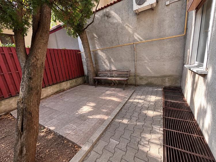 Casă individuală cu 6 camere cu Canalizare în 1 Mai