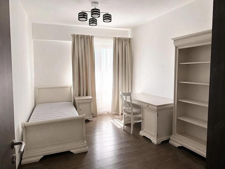 Apartament cu 4 camere decomandat în Plopilor