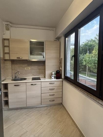 Apartament cu 2 camere decomandat în Uverturii