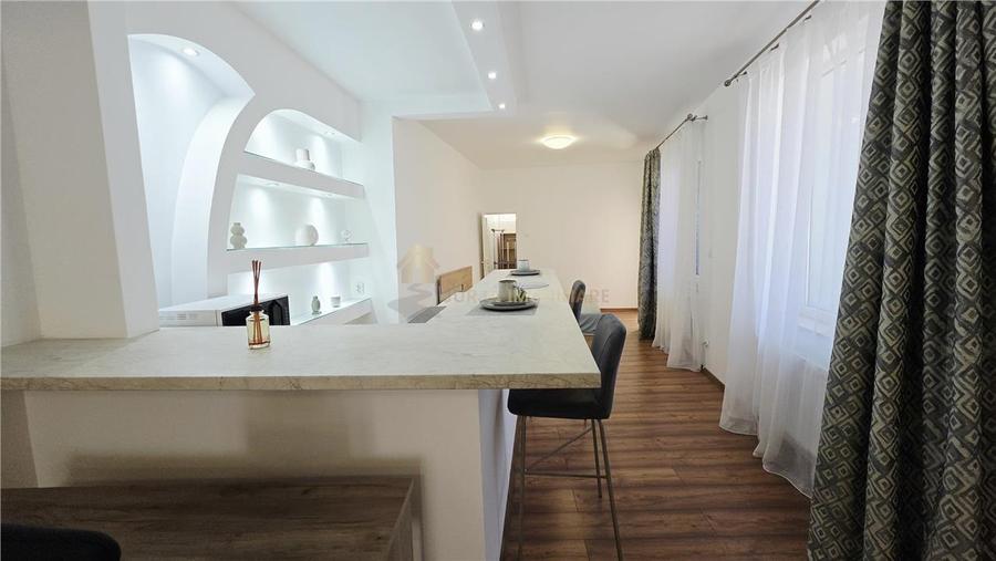 Apartament cu 2 camere decomandat, mobilat în Central