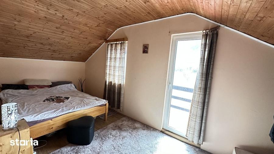 Casă cu 4 camere cu Teren 300 Mp în Central