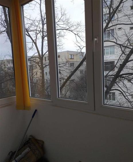 Apartament cu 2 camere semidecomandat în Podu Roș