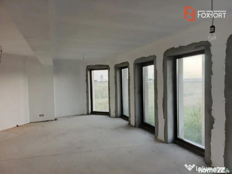 Casă cu 5 camere cu Teren 747 Mp în Sânandrei
