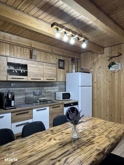 Casă cu 5 camere cu Teren 1000 Mp în Vale