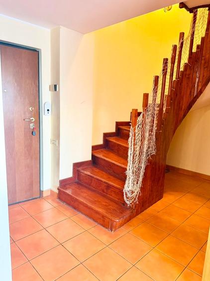 Penthouse cu 3 camere în P-ța Unirii