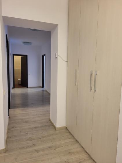 Apartament cu 4 camere decomandat în Central