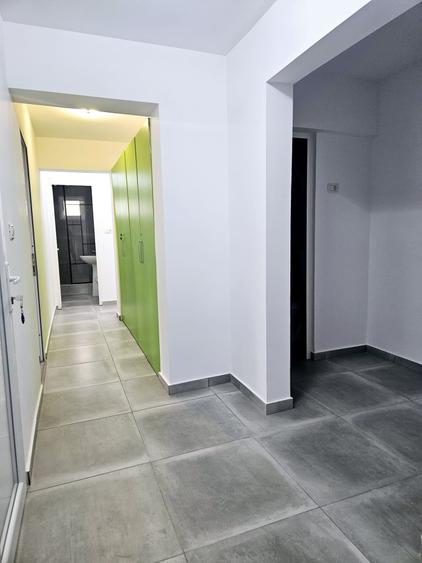 Apartament cu 3 camere decomandat în Republicii
