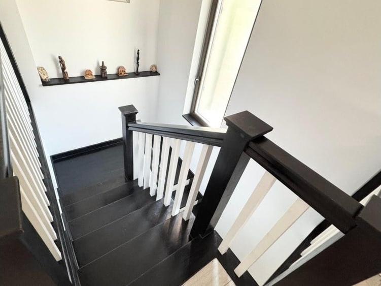 Casă cu 5 camere cu Teren 385 Mp în Bucureștii Noi