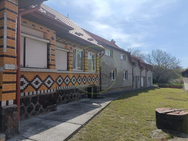 Casă individuală cu 5 camere cu Teren 2286 Mp în Morăreni