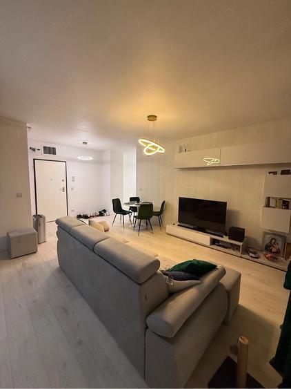 Apartament cu 3 camere decomandat în Vest
