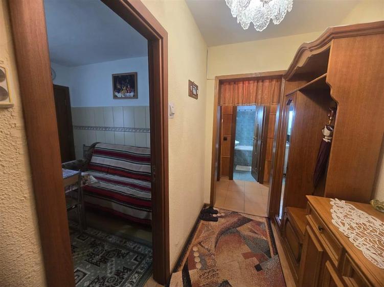 Apartament cu 2 camere decomandat în 9 Mai