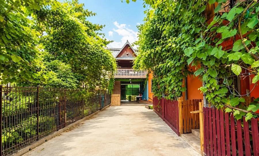 Casă cu 2 camere cu Teren 1100 Mp în Golești (Ștefănești)