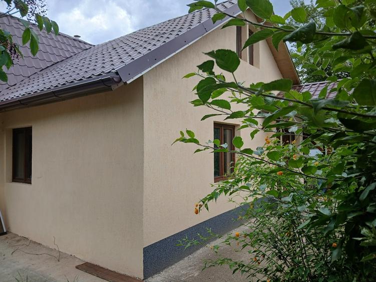 Casă individuală cu 2 camere cu Teren 2500 Mp în Brițcani