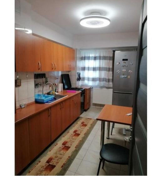 Apartament cu 4 camere decomandat în Iancului