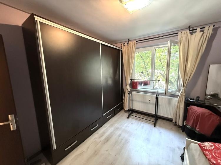 Apartament cu 3 camere decomandat, mobilat în Gorjului