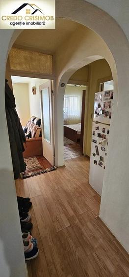 Apartament cu 3 camere decomandat în Micro IV