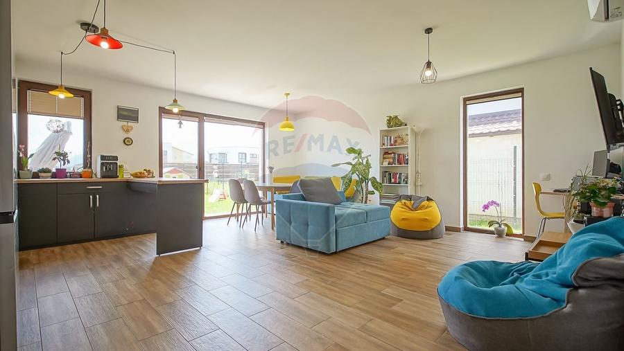 Casă individuală cu 3 camere cu Teren 700 Mp în Sânpetru