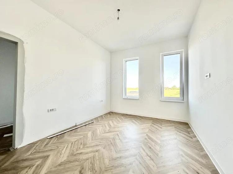 Casă cu 4 camere cu Teren 351 Mp în Urseni