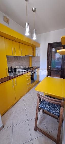 Apartament cu 2 camere semidecomandat, mobilat în Nicolina