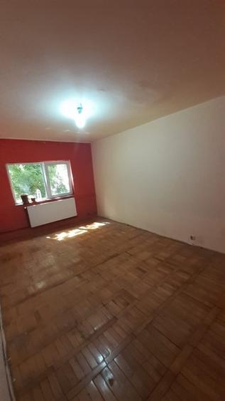 Apartament 3  camere  decomandat - 2