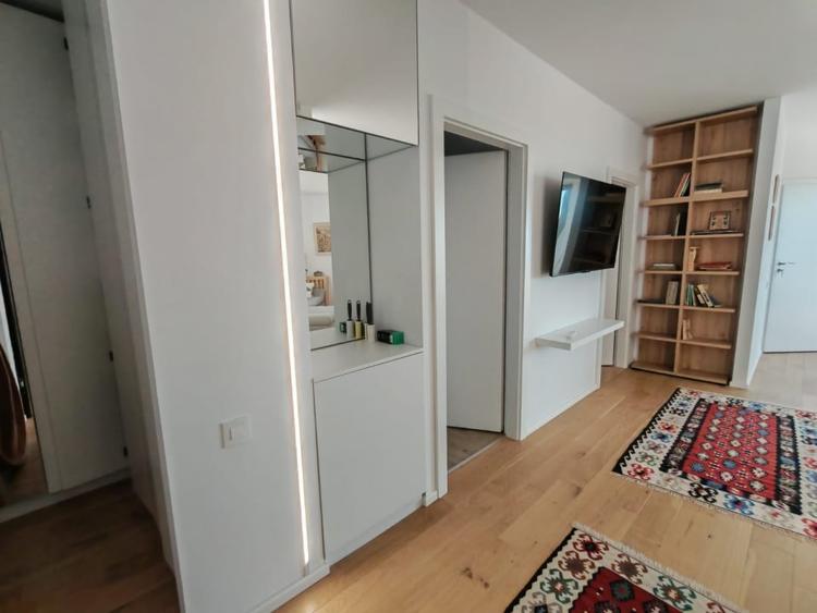 Apartament cu 3 camere decomandat, mobilat în P-ta Presei Libere