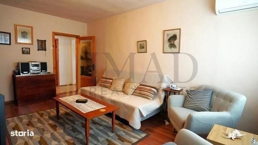 Apartament cu 3 camere decomandat în Central