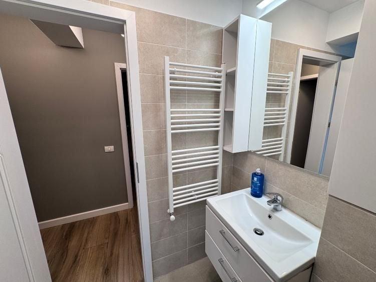 Apartament cu 2 camere semidecomandat, mobilat în Girocului