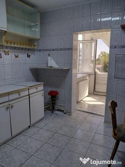 Apartament cu 2 camere decomandat în Piața Centrală