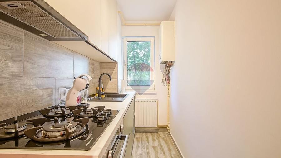 Apartament cu 2 camere semidecomandat în Florilor