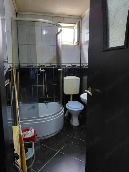 Casă cu 5 camere cu Teren 400 Mp în Central