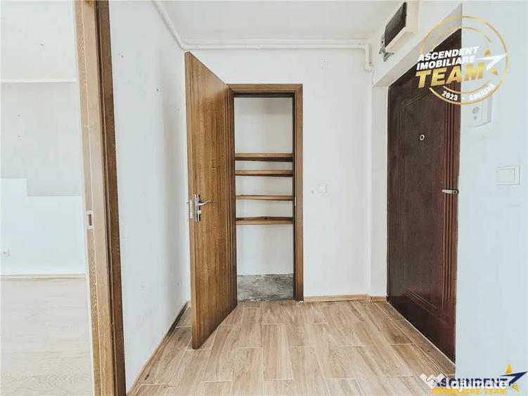 Apartament cu 2 camere decomandat în Simeria