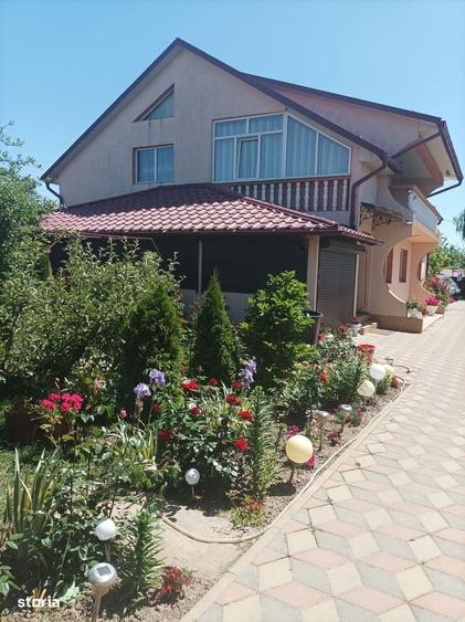 Casă cu 4 camere în Brehuiești